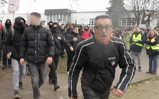 „DGB hetzt Mob auf TE-Kamera-Team“
