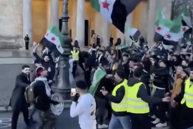 Syrer, die al-Scharaa zujubeln, müssen Deutschland verlassen