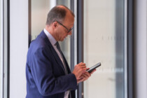 Nur ein Viertel von Merz‘ Altersgenossen nutzt soziale Netzwerke