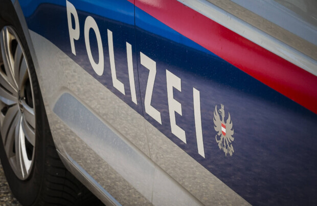 Schleuserring in Wien zerschlagen: 100.000 Asyl-Kunden brachten eine Milliarde Euro