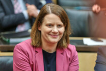 Grüne Ministerin will weniger Jesus, mehr Klima, Gender und Scharia im Religionsunterricht