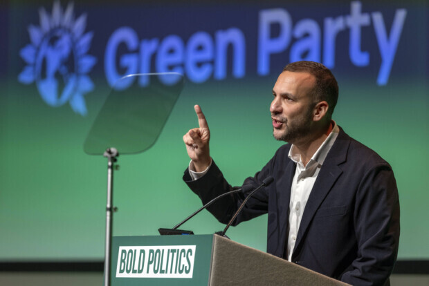 Offener Judenhass als Programm: Die britischen Grünen Seite an Seite mit Islamisten