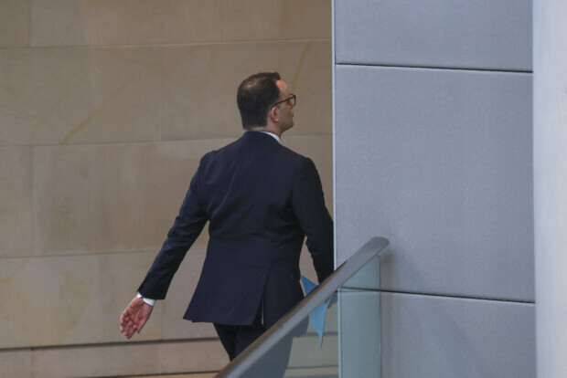 Verantwortlich? Ich nicht, sagt Jens Spahn