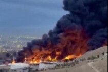 Flammeninferno nahe Teheran: Öl-Industrie des Iran brennt