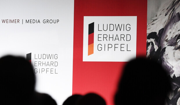 Der Gipfel der Hochstapler steht wieder vor der Tür