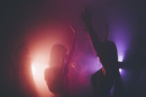 Tanzwut am Karfreitag: Der Kampf gegen die eigene Kultur