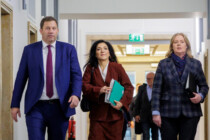 Bundesregierung halbiert Konjunkturprognose – der Finanzminister freut sich über neue Schulden