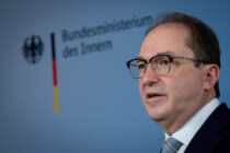 „NGO“ berichtet: Hunderte Afghanen wollen Einreise nach Deutschland erzwingen