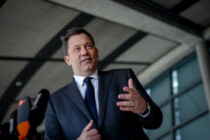 Rekordsteuereinnahmen – und trotzdem mehr Schulden