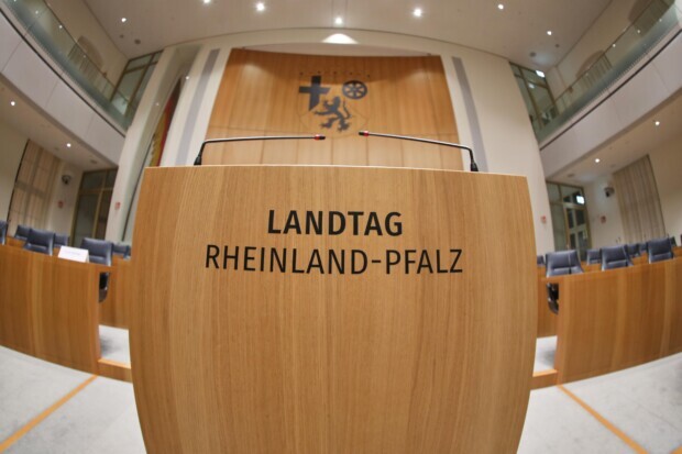 Rheinland-Pfalz: Alter Landtag will neuem Untersuchungsausschüsse wegnehmen