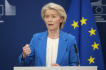 Kann Ursula von der Leyen Demokratie und Diktatur nicht auseinanderhalten?