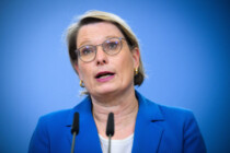 Deutschland kapituliert vor realer Gewaltkriminalität, die Regierung hat digitale Prioritäten