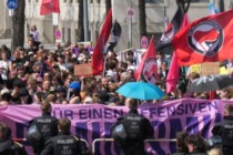 Das Tor zum Tod: Linksradikale gegen Lebensschützer