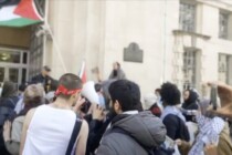 London: Palästina-Mob jagt Marineoffiziere bis vor das Verteidigungsministerium