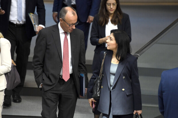 Hektik in Berlin: Hilfstruppen springen Merz und Klingbeil nach Reiche-Kritik zur Seite