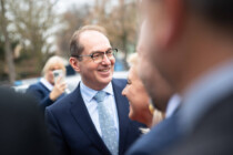 Beamtenbesoldung: Karlsruhe ließe Einschnitte zu, der Regierung fehlt der Sparplan