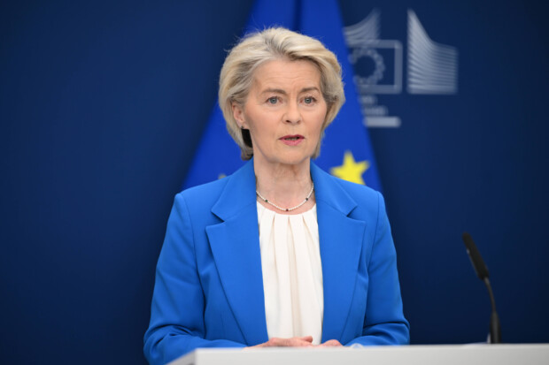 Von der Leyen blamiert: Alters-Kontroll-App floppt