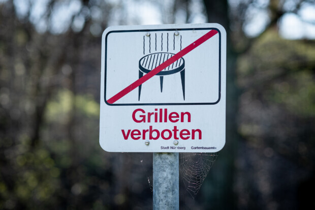 Familienvater weist auf Grillverbot hin und wird krankenhausreif geprügelt