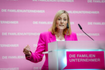 Familienunternehmer fordern Merz zu Vertrauensfrage auf – und wollen zurück zu Kernkraft
