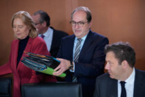 Die Schonzeit des Beamtenstaats kommt ans Ende