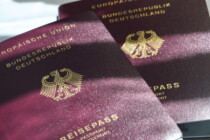 Einbürgerungs-Rekord: 310.000 neue Deutsche allein 2025