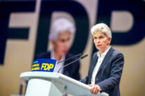 Strack-Zimmermann will die FDP nun doch selbst abwickeln