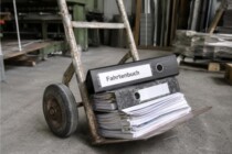 Bürokratie, Schulden, Selbstbedienung: Fahrtenbuch für die Sackkarre, Freiflüge für Minister