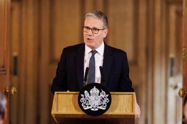 Großbritanniens Premierminister will nicht abtreten