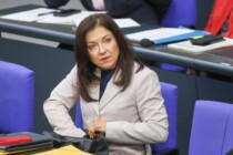 Reiche verspricht: In Raffinerie Schwedt ist Jahrmarkt