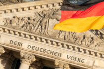 Deutschlandfahne im Bundestag: Ein Symbol ist kein Störfall