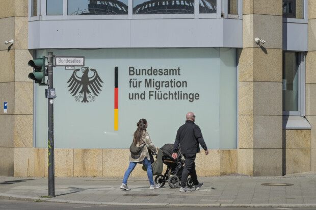 Zuwanderung von „Fachkräften“ steigt stark: Die Methode Stapelmigration