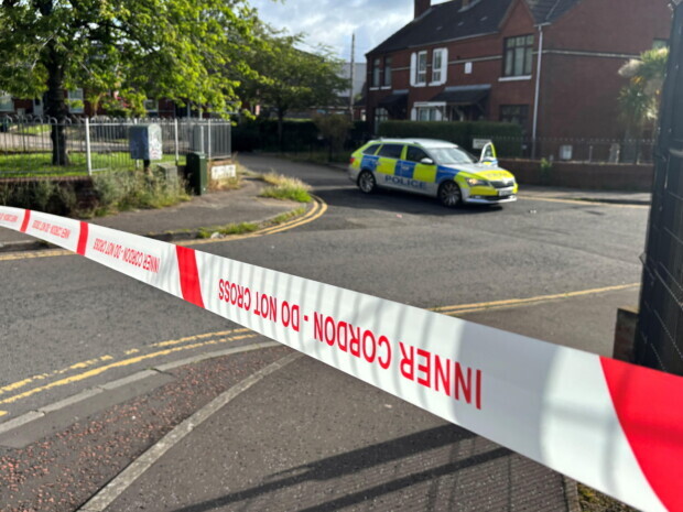 Messerangriff in Belfast: Politik warnt vor Instrumentalisierung, statt vor den Tätern