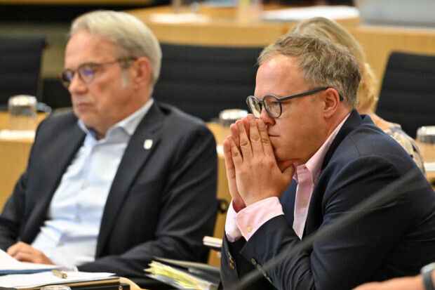 Antifa will Parlamente stürmen und Parteitage verhindern – und wie reagiert der Staat?