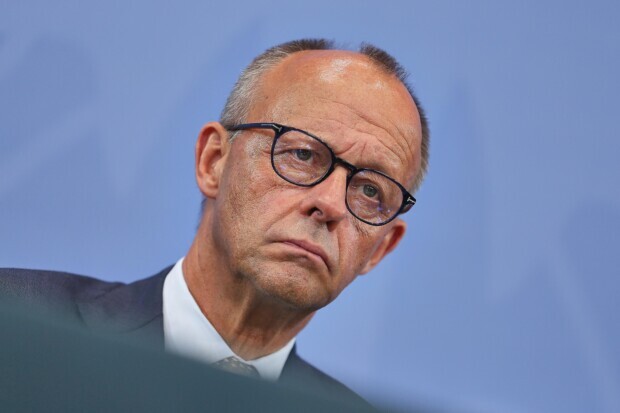 Länger arbeiten für weniger Geld – Die Chaos-Regierung sägt am Ast, auf dem sie sitzt