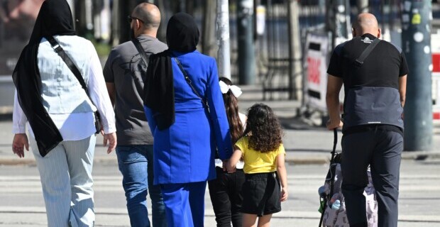 Sozialhilfe in Absurdistan: Monatlich 8.200 Euro für syrische Familie in Wien