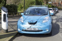 Neue Steuer: Besitzer von E-Autos werden pro Kilometer bezahlen
