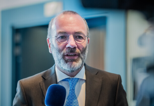 Will Weber (CSU) eine Brüsseler Armee gegen unliebsame Wahlergebnisse?