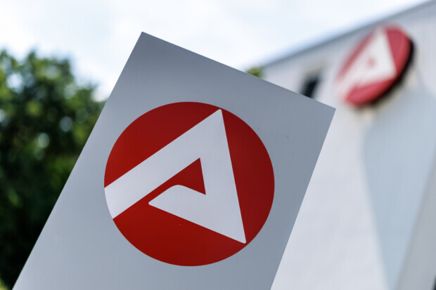 Mehr als drei Millionen Arbeitslose – Anstieg um 71.000 binnen eines Monats