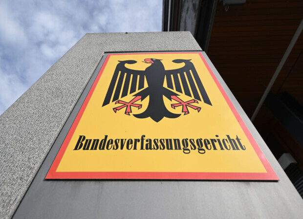 Karlsruhe bremst Dobrindts Kurs: Aufnahmezusagen für Afghanen dürfen nicht pauschal kassiert werden