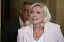 Marine Le Pen darf zu Präsidentschaftswahl antreten – mit Fußfessel