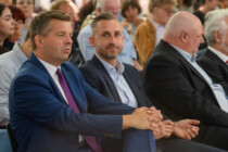 Für und gegen AfD-Regierungsbeteiligung in Ost und West