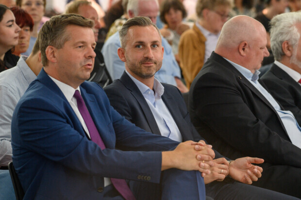 Für und gegen AfD-Regierungsbeteiligung in Ost und West
