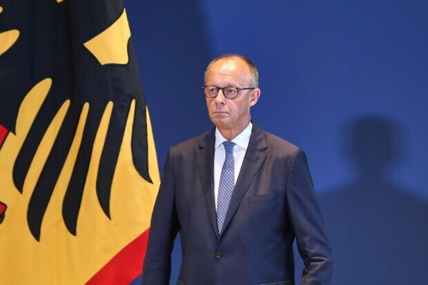 Neue Umfrage: Vertrauen in den Staat auf historischem Tiefpunkt