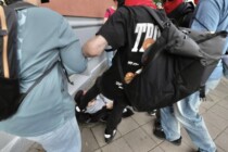 Erfurt: Antifa tritt auf Kopf von Journalisten ein