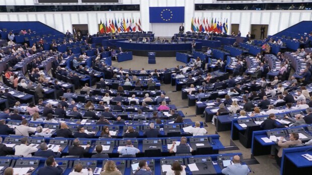 EU-Parlament winkt Chatkontrolle im Eilverfahren durch