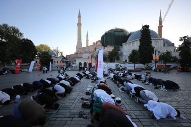 Sie lasen laut aus der Bibel vor: Touristen in Hagia Sophia festgenommen
