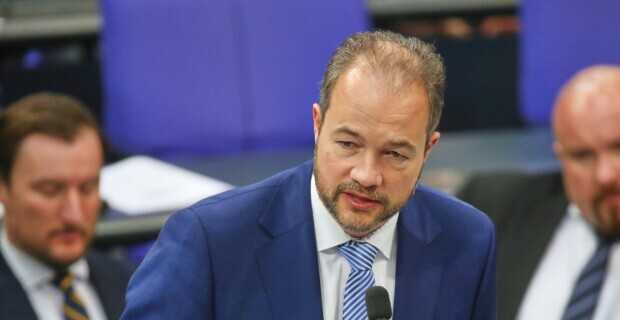 Gerichte gegen die Demokratie: Justiz verschanzt sich hinter Formalien