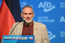 Wie man eine Partei ohne Verbot aus Wahlen drängt