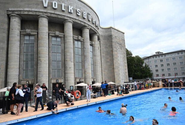 Berlins Theater-Freibad: Kein Zutritt für Weiße