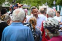 Der junge Mann, der das politische Establishment das Fürchten lehrt